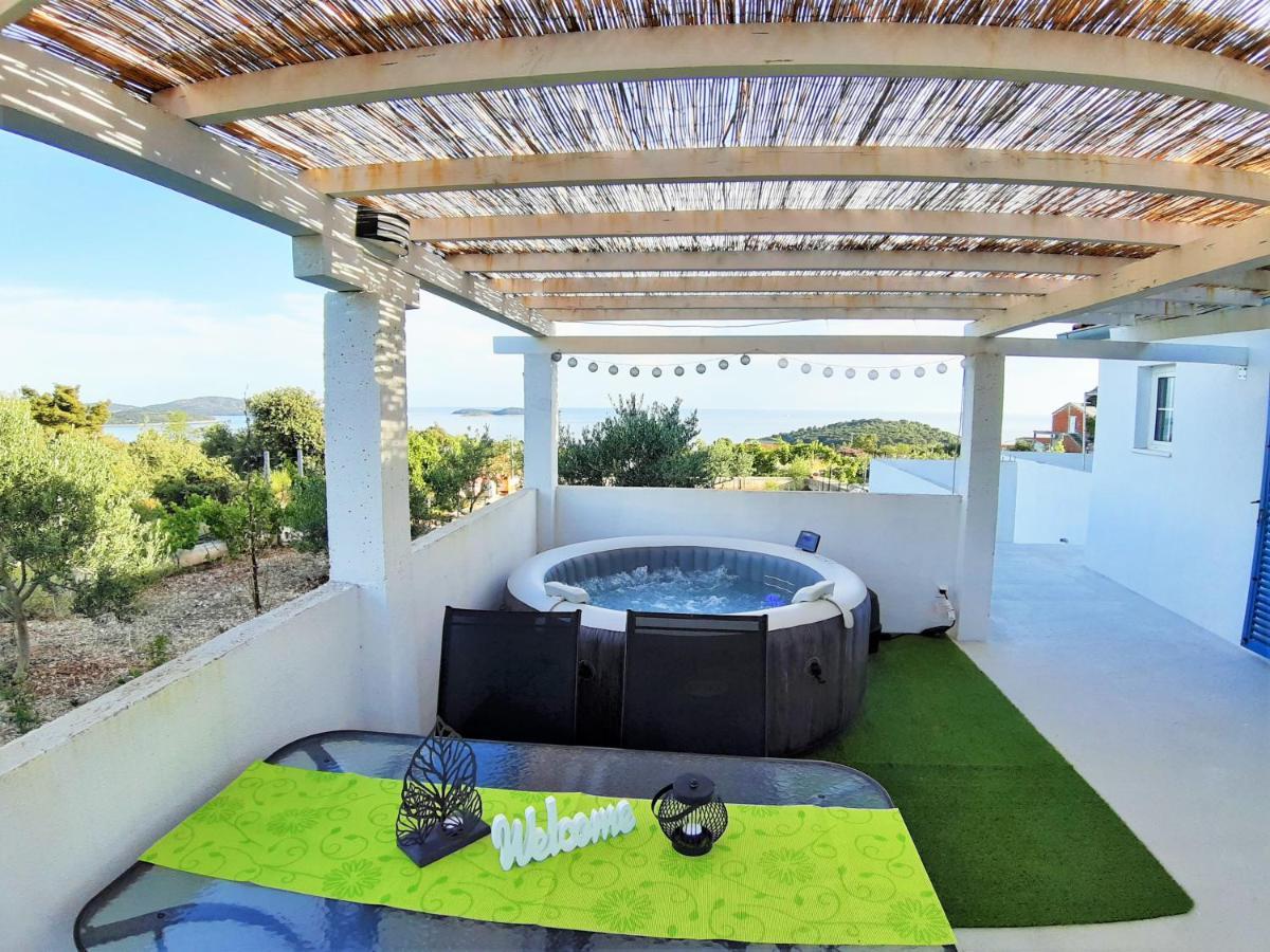 Apartment Svilan - Terrace With Sea View And Nature Zečevo Εξωτερικό φωτογραφία