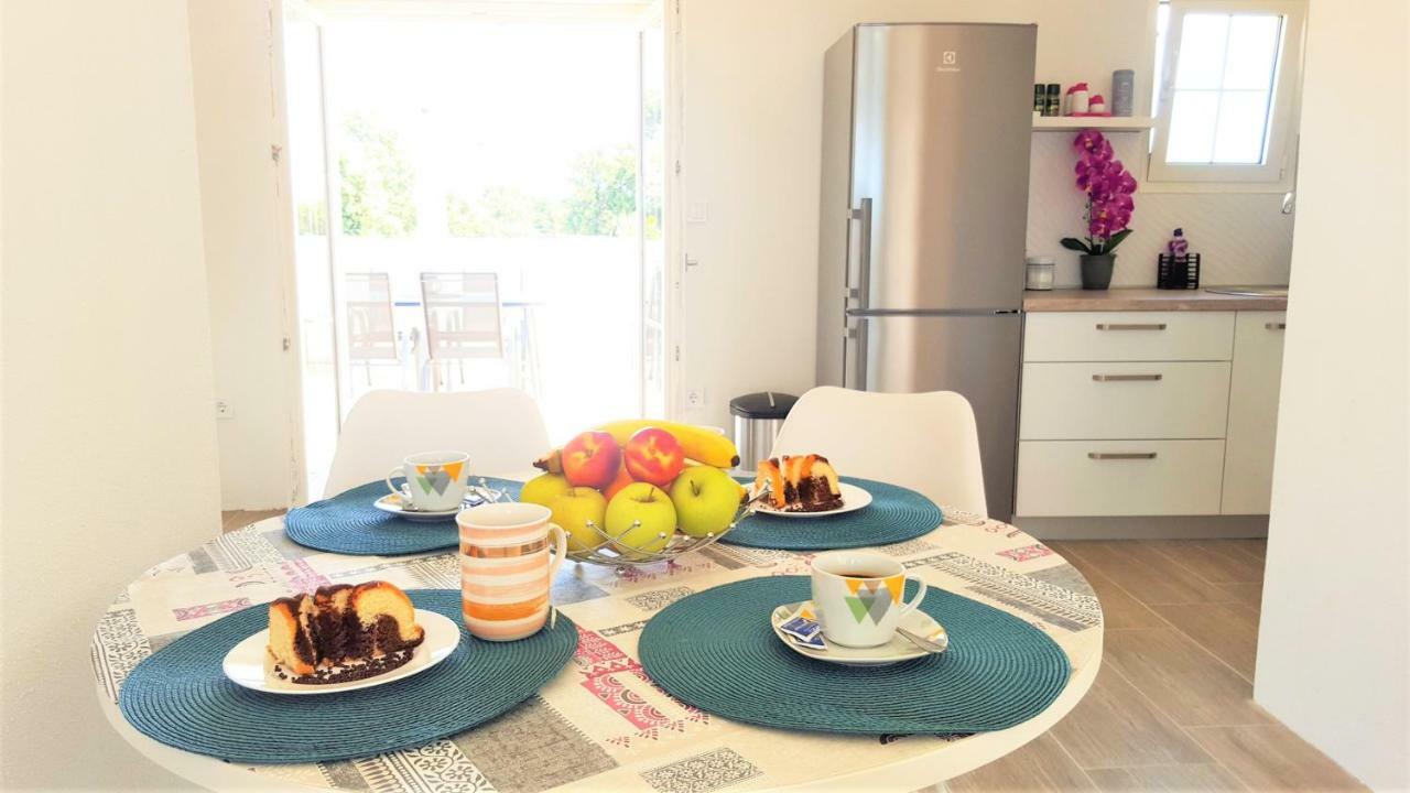 Apartment Svilan - Terrace With Sea View And Nature Zečevo Εξωτερικό φωτογραφία